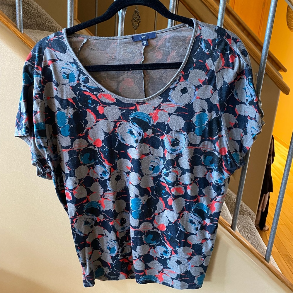 2/$20 ❤️ - SHIRT | Gap size XS